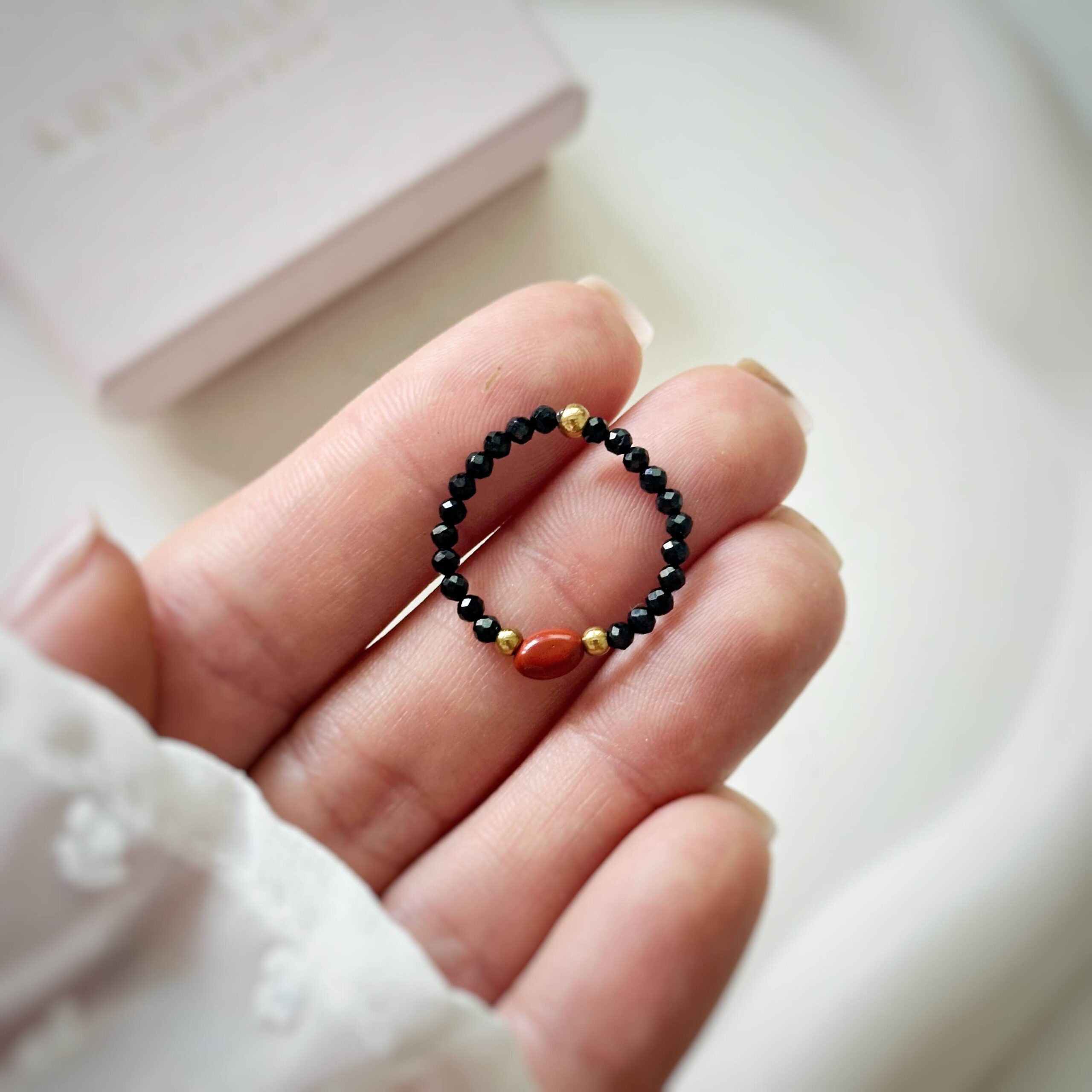 Pierścionek z jaspisu i czarnego turmalinu - obrazek 2