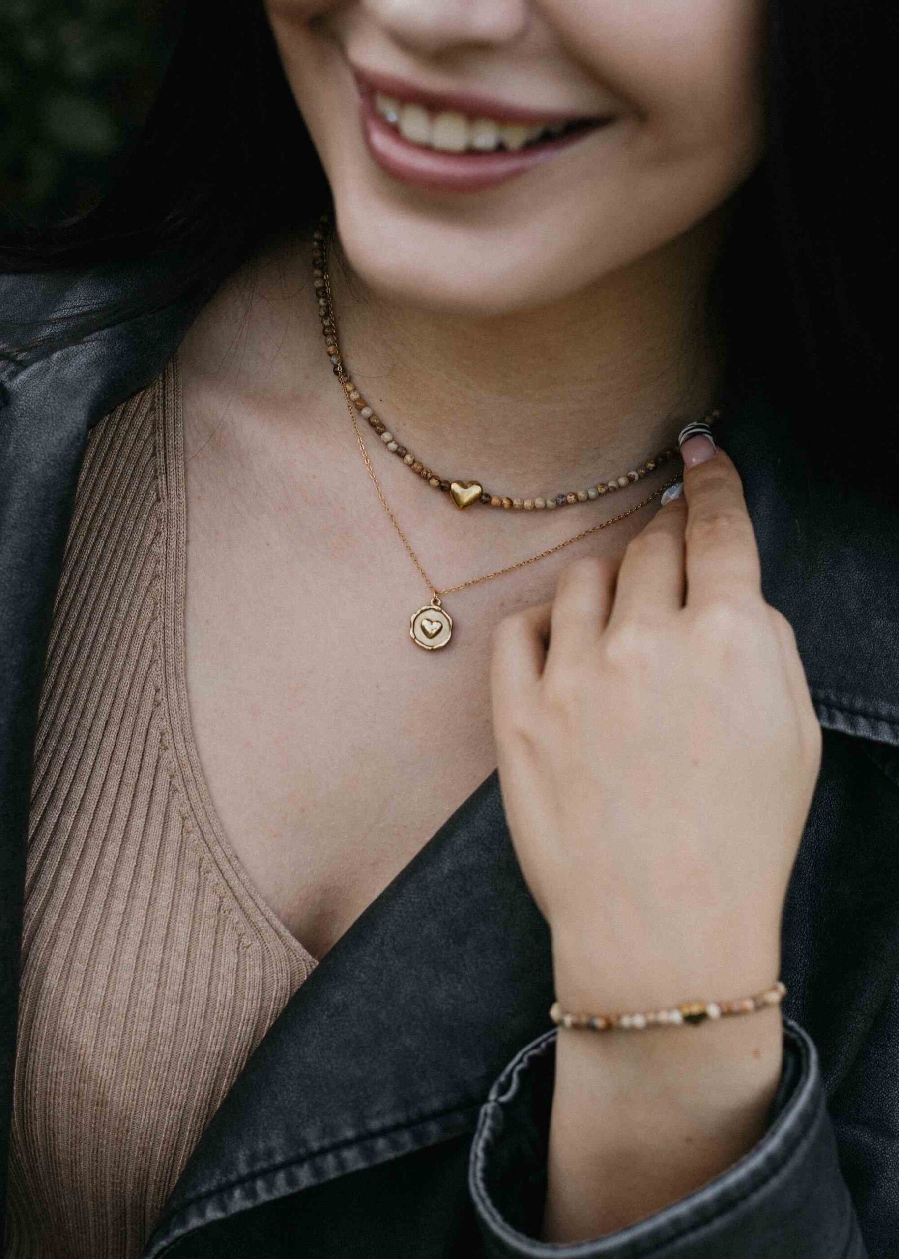 naszyjnik z kamieni naturalnych w neutralnych odcieniach bezowy naszyjnik